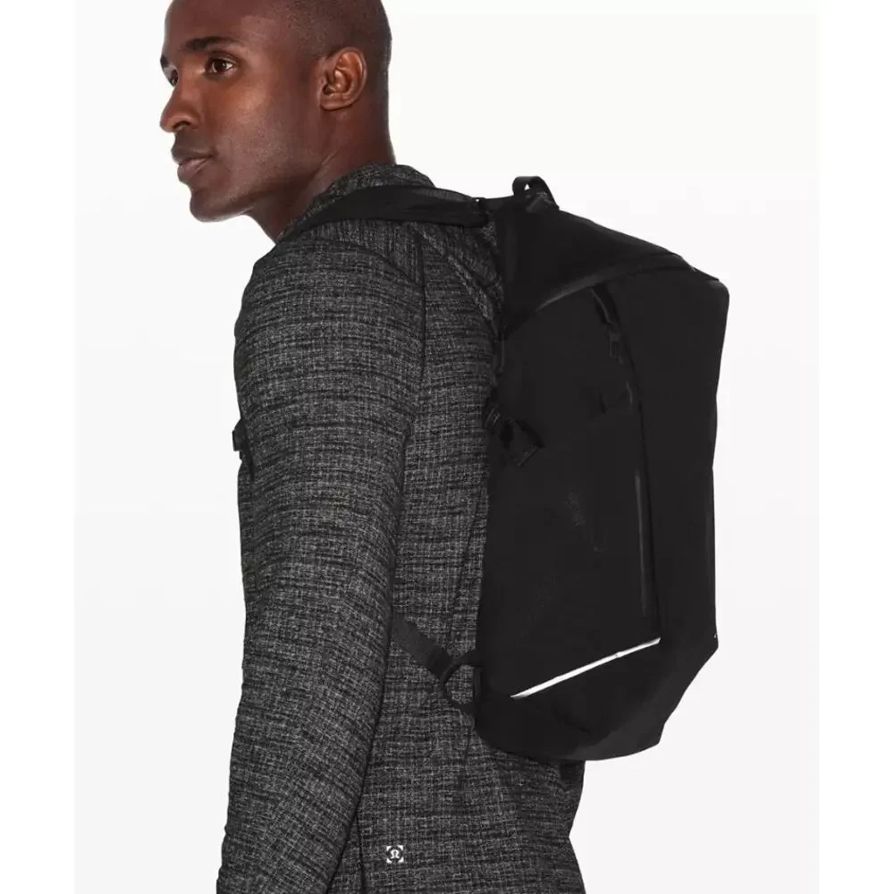Lululemon More Miles Active Backpack 17L Black